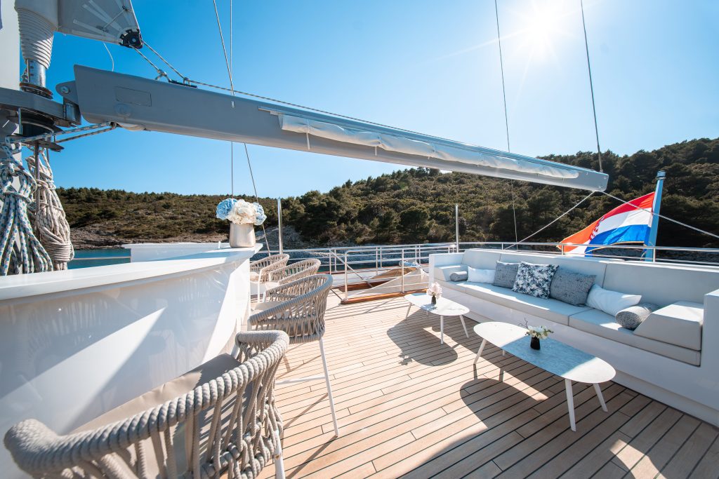 NOCTURNO Lounge area - Sun deck Aft